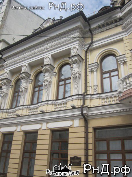 Здание с кариатидами -  особняк Маргариты Черновой