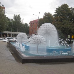 Фонтан на площади Дружинников